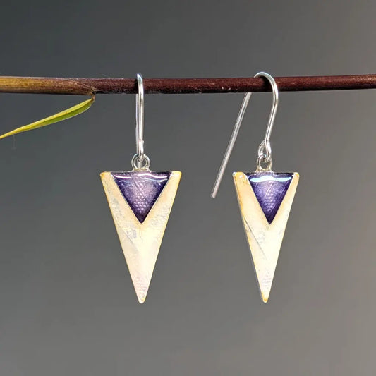 Boucles d'oreilles triangles violet opalescent en argent Mary D. Joaillerie