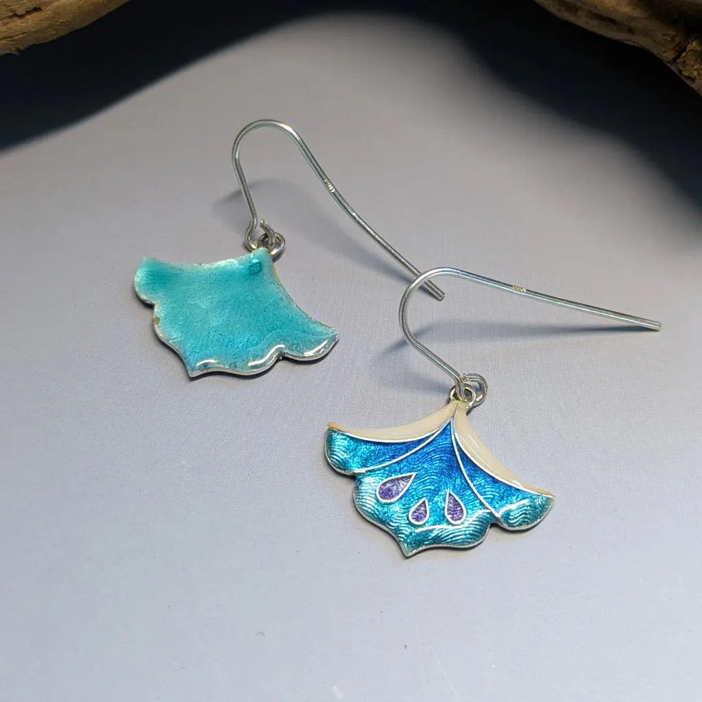 Boucles d’oreilles Fleurs précieuses en argent et émail Mary D. Joaillerie