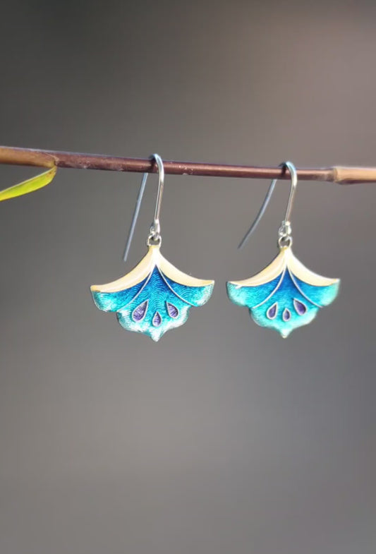 Boucles d’oreilles Fleurs précieuses en argent et émail Mary D. Joaillerie